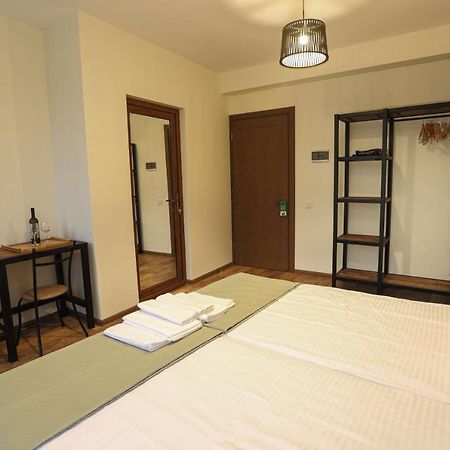 Winehouse Old Qvevri Apartments Тбилиси Екстериор снимка