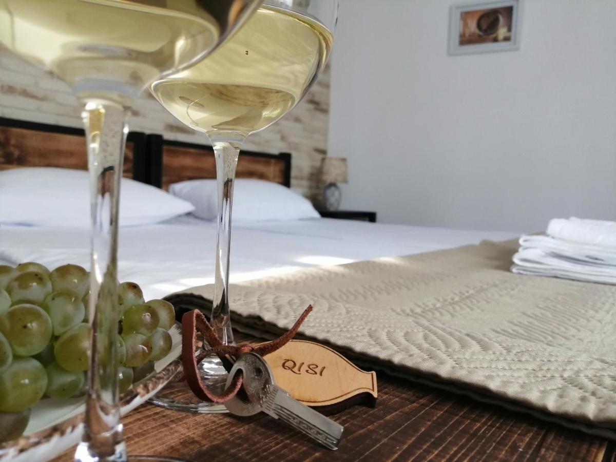 Winehouse Old Qvevri Apartments Тбилиси Екстериор снимка